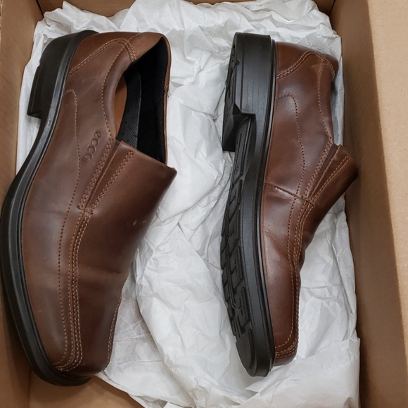 Ecco brown leather shoes